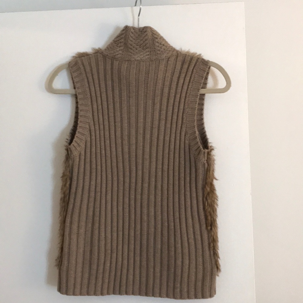Vest - Picture 3 of 6